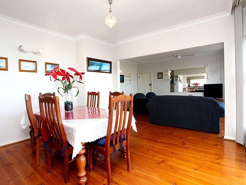 17 Swain Road, Victor Harbor SA 5211