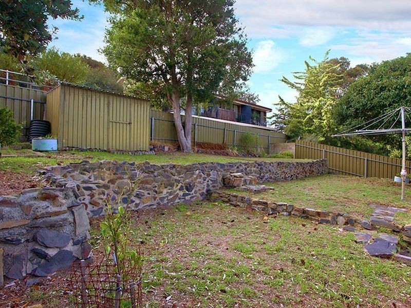 17 Swain Road, Victor Harbor SA 5211