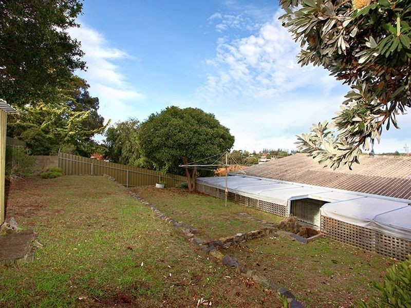 17 Swain Road, Victor Harbor SA 5211