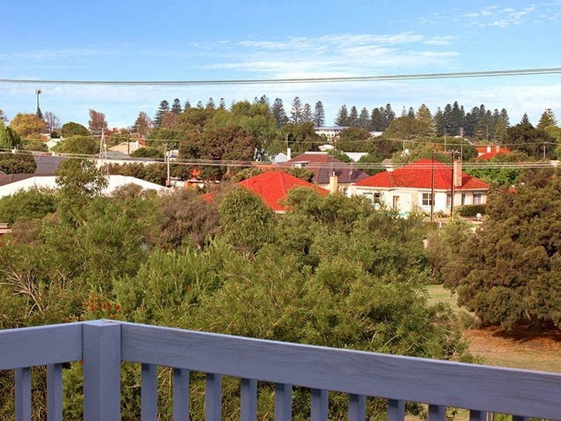 17 Swain Road, Victor Harbor SA 5211