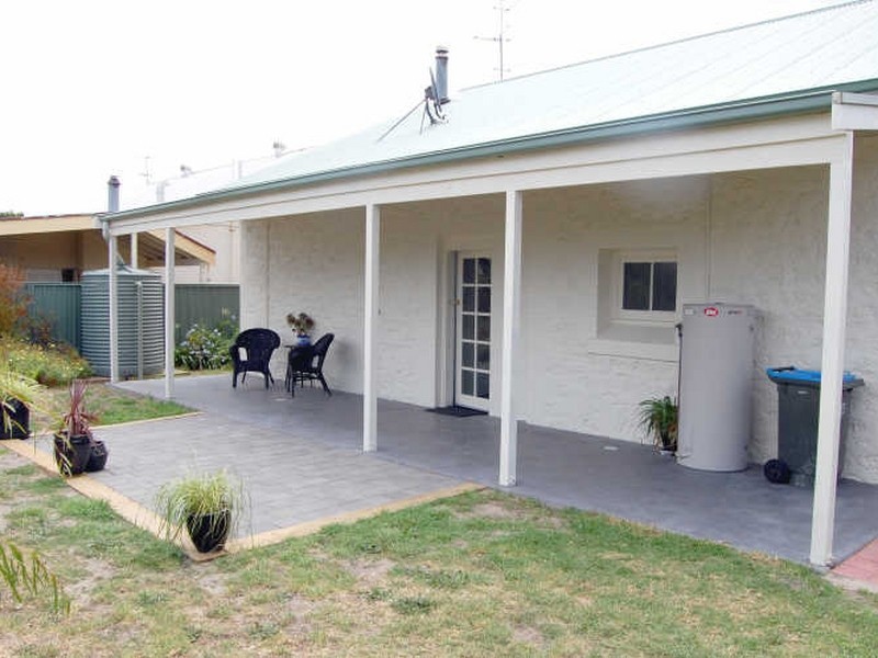 24 Sturt Street, Victor Harbor SA 5211