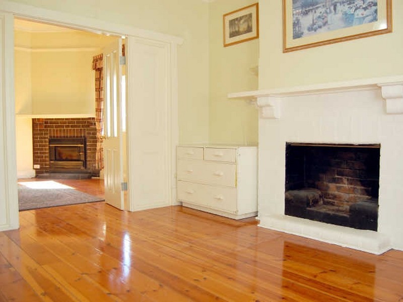 24 Sturt Street, Victor Harbor SA 5211