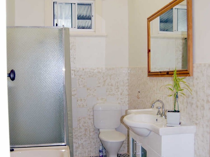 24 Sturt Street, Victor Harbor SA 5211