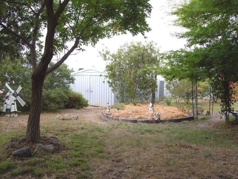 15 Warland Avenue, Victor Harbor SA 5211