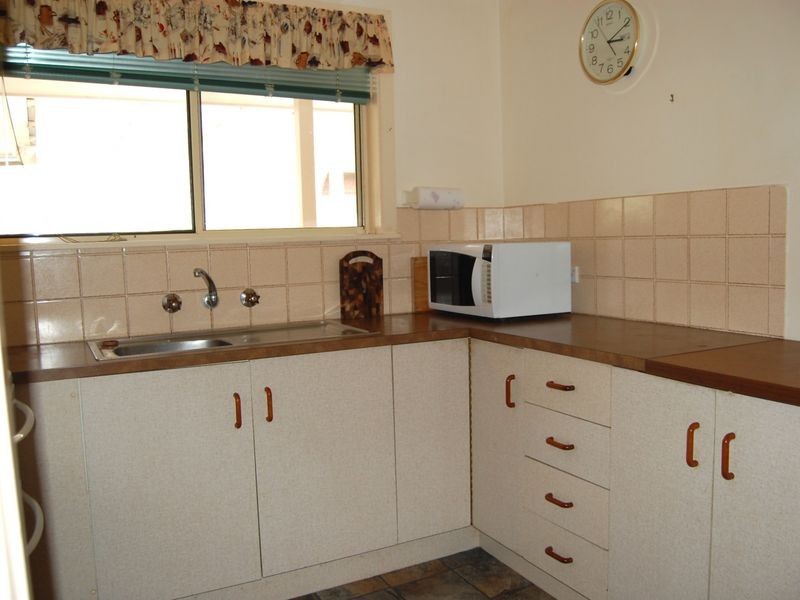 2/30 Marlbrough Ave, Victor Harbor SA 5211