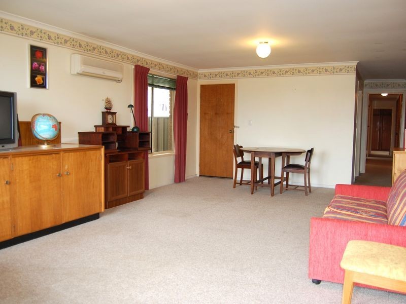 2/30 Marlbrough Ave, Victor Harbor SA 5211