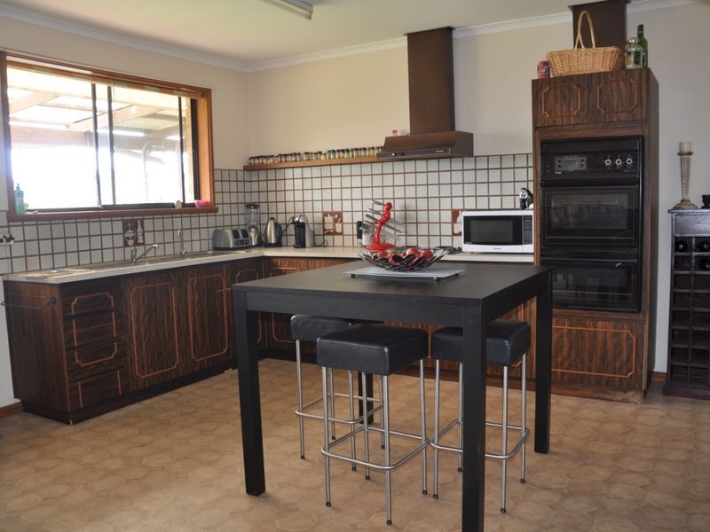 30 Norma Cres, Encounter Bay SA 5211