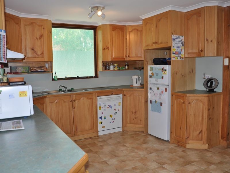 10 Wattlebury Road, Victor Harbor SA 5211