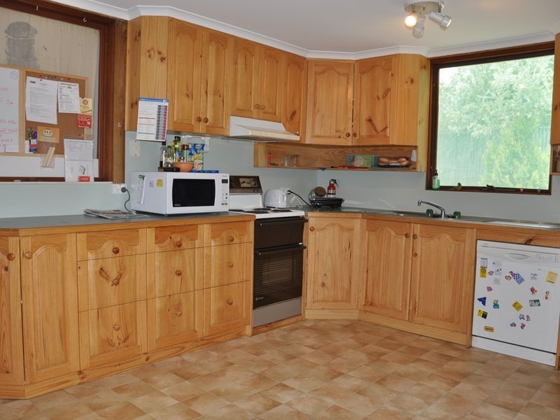 10 Wattlebury Road, Victor Harbor SA 5211