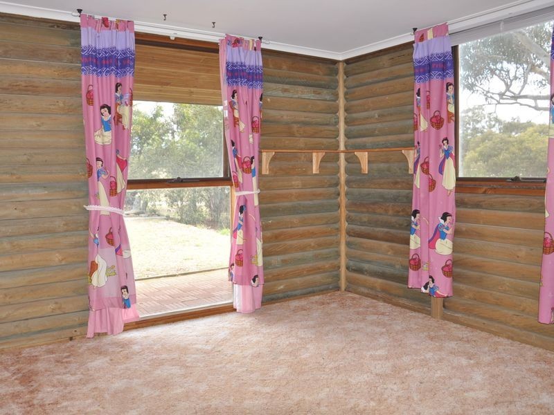 10 Wattlebury Road, Victor Harbor SA 5211