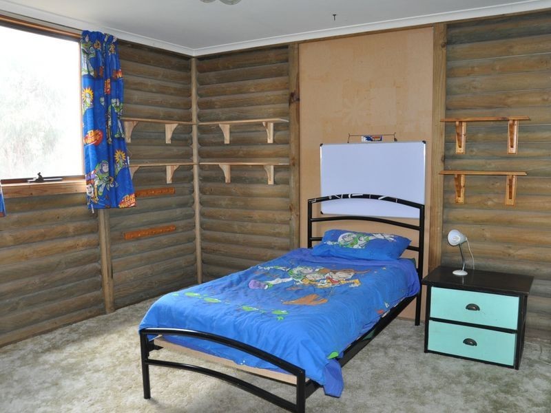 10 Wattlebury Road, Victor Harbor SA 5211