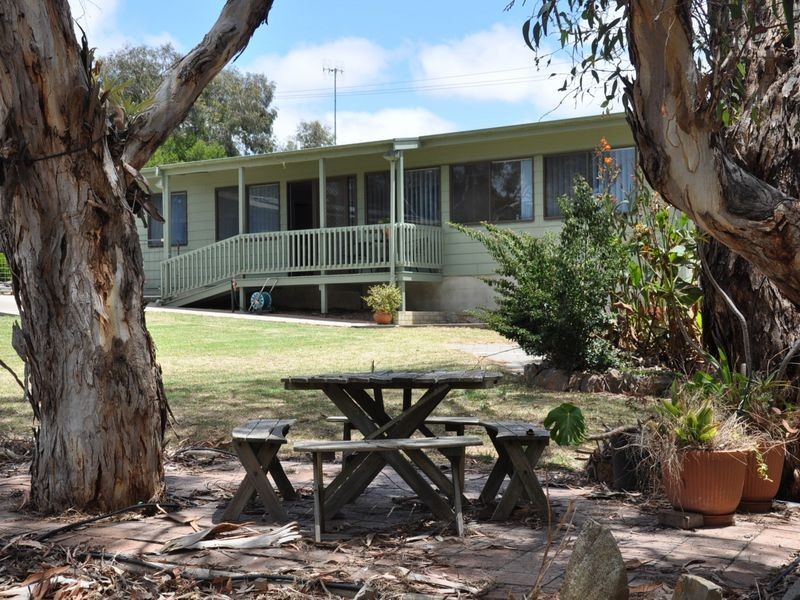 10 Wattlebury Road, Victor Harbor SA 5211