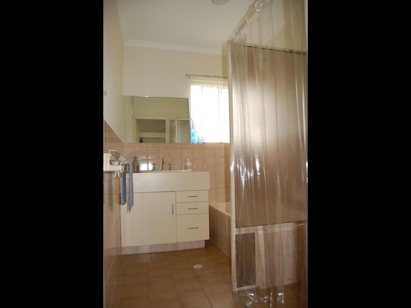 2/10 Carlyle Street, Victor Harbor SA 5211