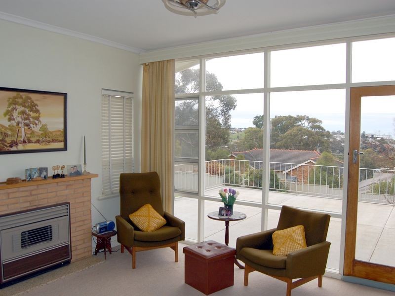 10 Warland Avenue, Victor Harbor SA 5211