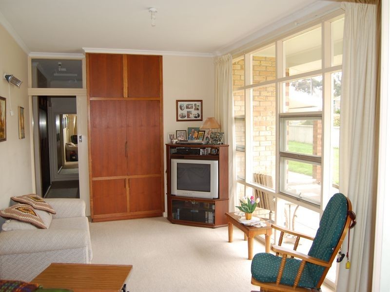 10 Warland Avenue, Victor Harbor SA 5211