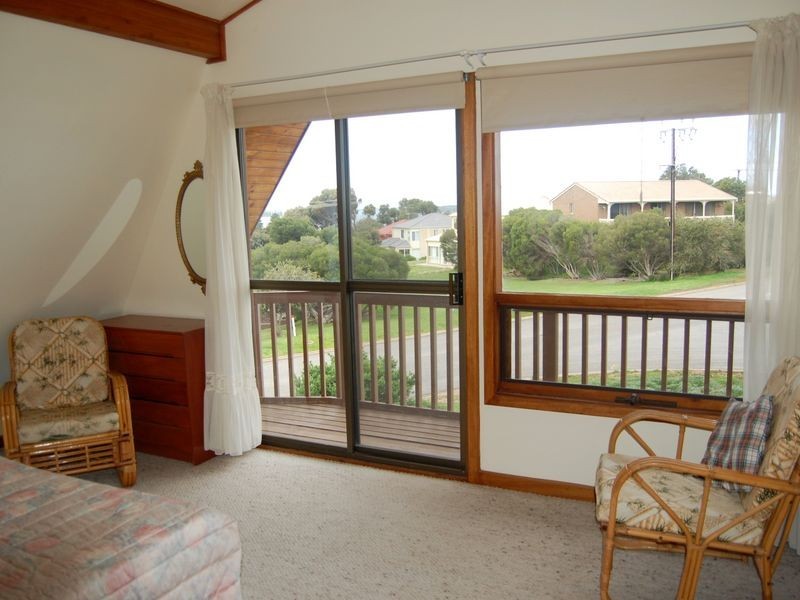 1 Crystal Court, Encounter Bay SA 5211