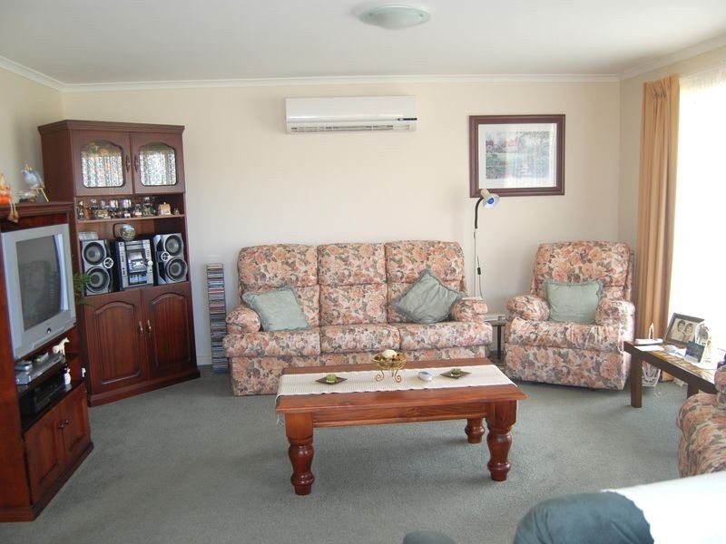 8 Tripp Street, Encounter Bay SA 5211