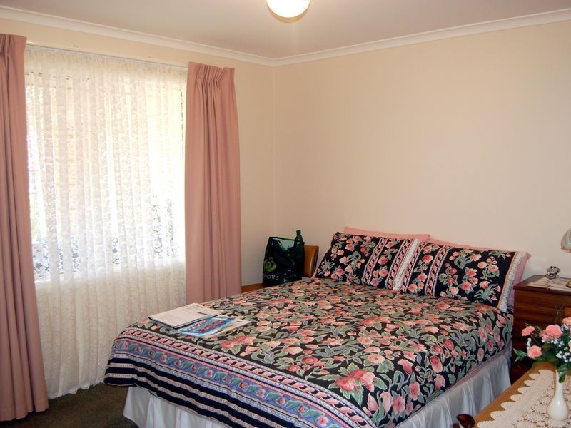 8 Tripp Street, Encounter Bay SA 5211