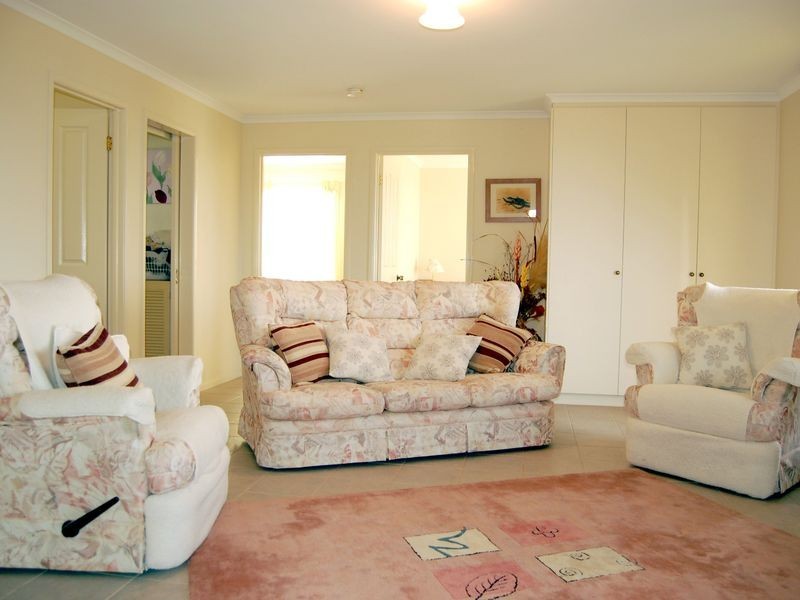 50 Southern Right Cres, Encounter Bay SA 5211