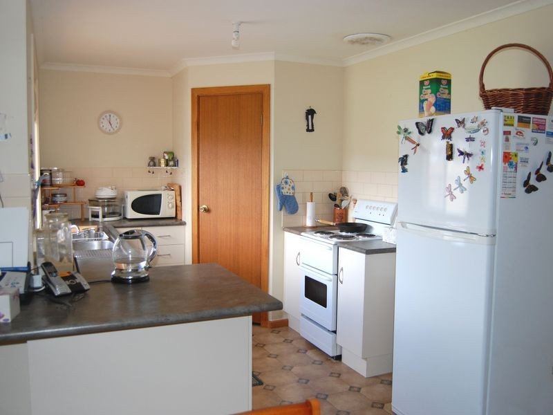 2 Kaurna Avenue, Hayborough SA 5211