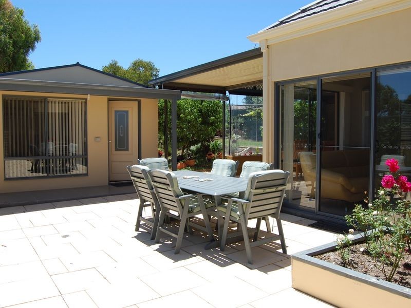 135 Coromandel Drive, Mccracken SA 5211