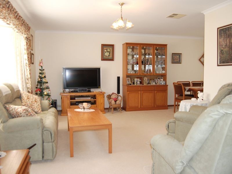 20 Dolphin Ave, Encounter Bay SA 5211