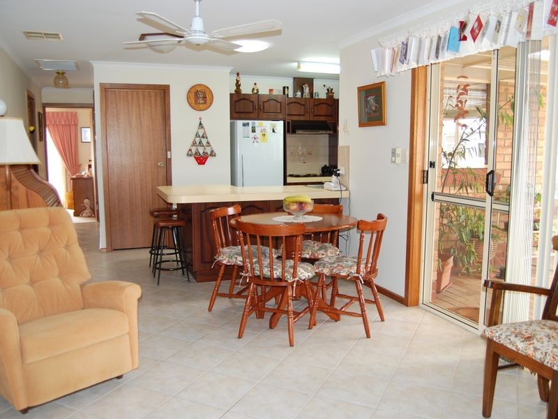 20 Dolphin Ave, Encounter Bay SA 5211