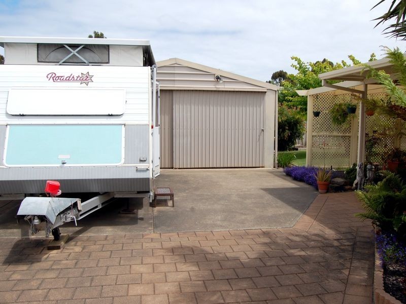 20 Dolphin Ave, Encounter Bay SA 5211