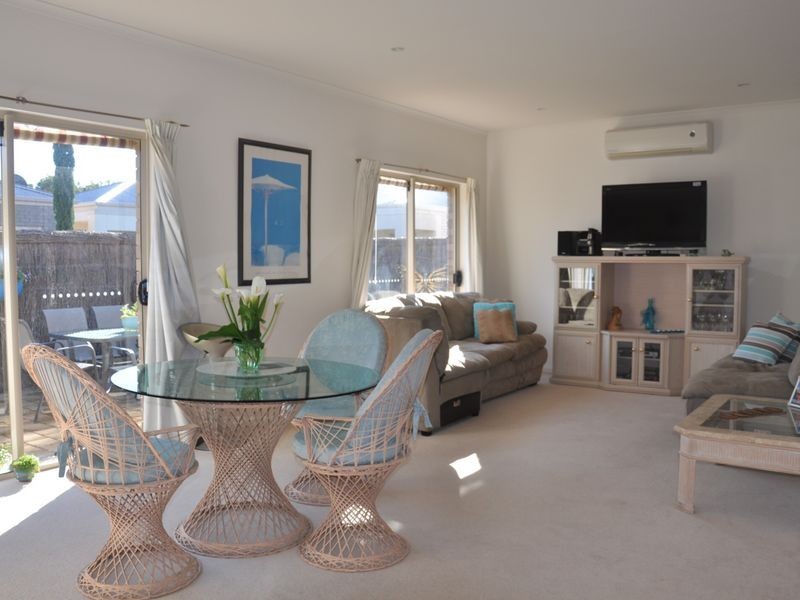 2 Smith Street, Encounter Bay SA 5211