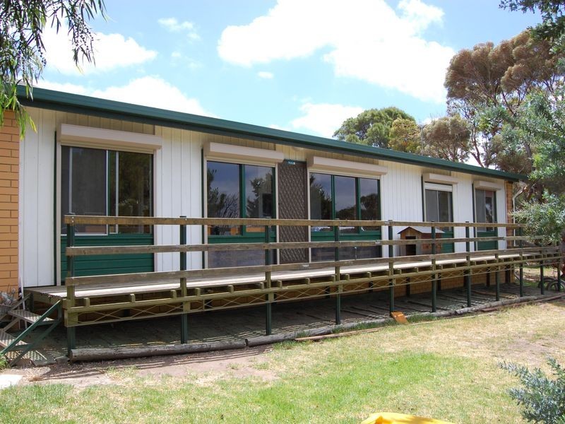 17 Sweetman Avenue, Encounter Bay SA 5211