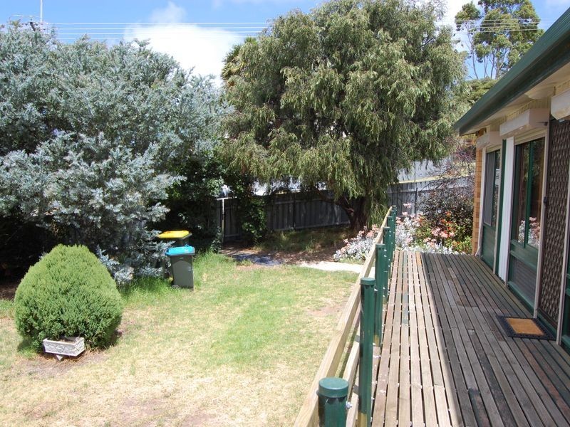17 Sweetman Avenue, Encounter Bay SA 5211