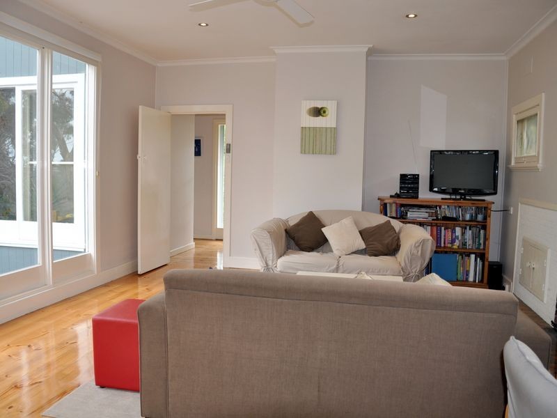 34 Pine Avenue, Victor Harbor SA 5211