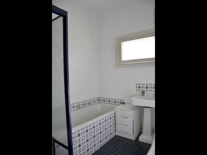 34 Pine Avenue, Victor Harbor SA 5211