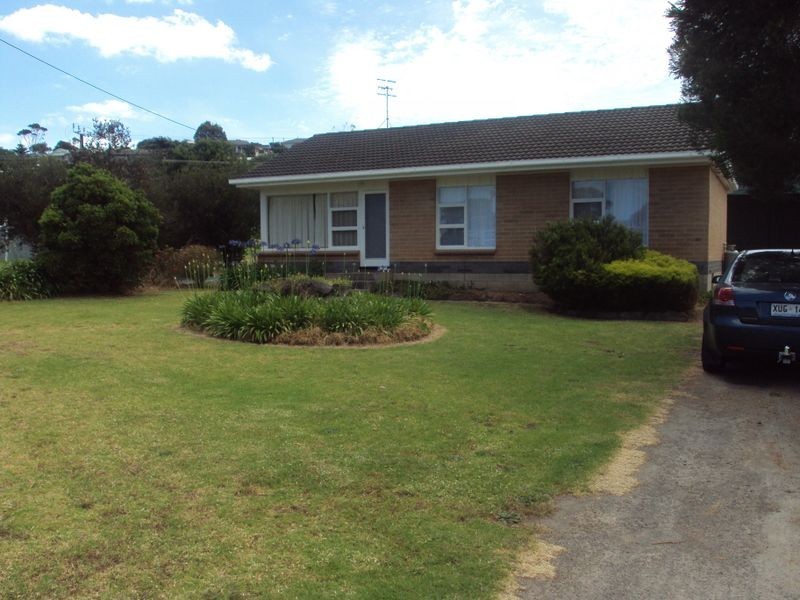 6 Bluff Crescent, Encounter Bay SA 5211