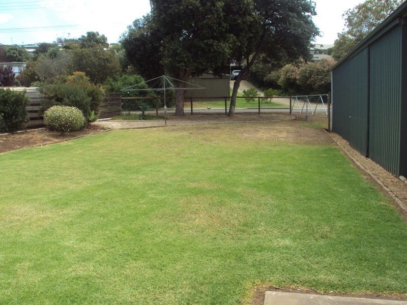 6 Bluff Crescent, Encounter Bay SA 5211