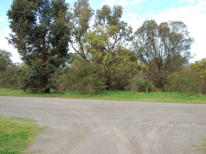 7 River Road, Victor Harbor SA 5211