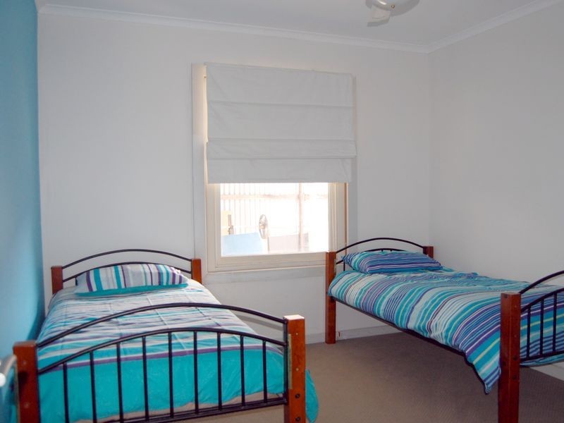 8 Greenhills Road, Victor Harbor SA 5211