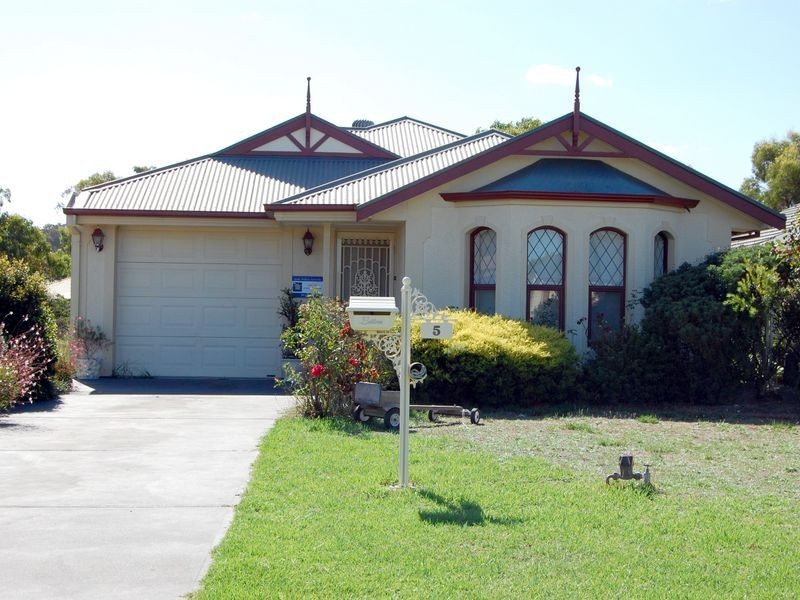 5 Mary Pelham Court, Mccracken SA 5211