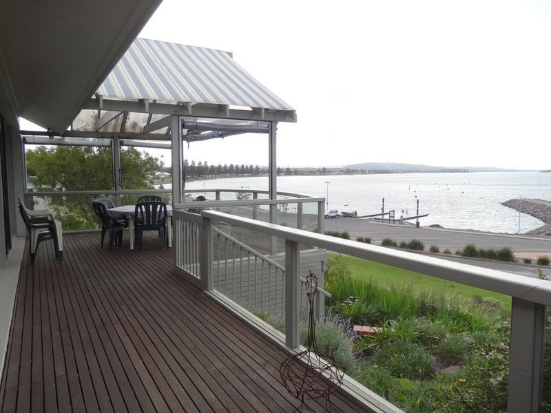 16 Investigator Crescent, Encounter Bay SA 5211