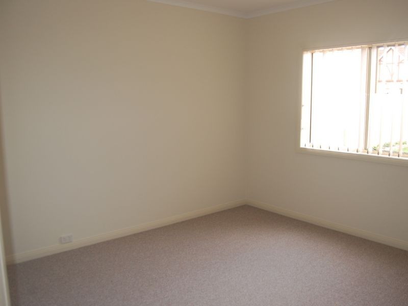 2 The Parkway, Victor Harbor SA 5211