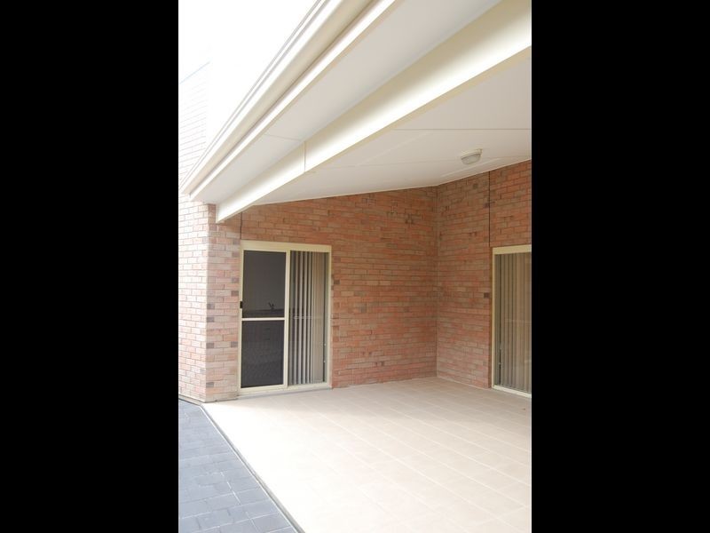 2 The Parkway, Victor Harbor SA 5211