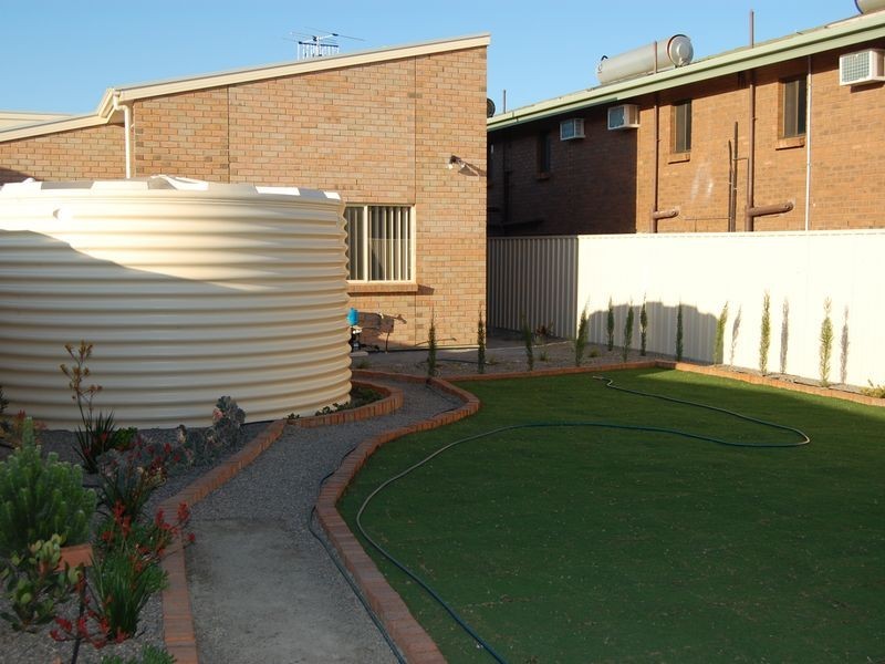 2 The Parkway, Victor Harbor SA 5211
