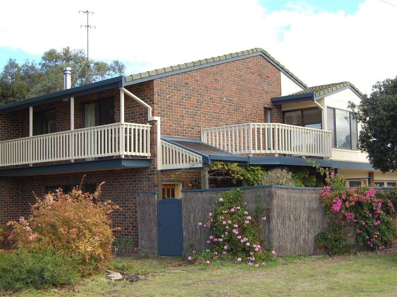 1/1 Petrel Avenue, Encounter Bay SA 5211