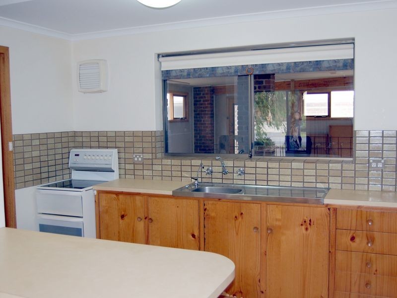 1/1 Petrel Avenue, Encounter Bay SA 5211