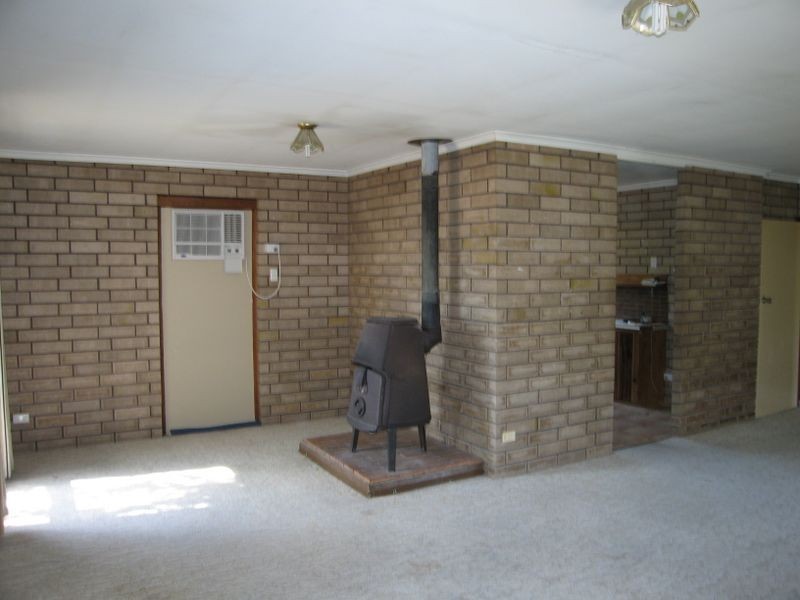 33 Warland Avenue, Victor Harbor SA 5211