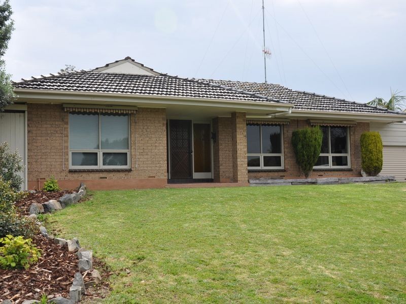 18 Marlborough Ave, Victor Harbor SA 5211