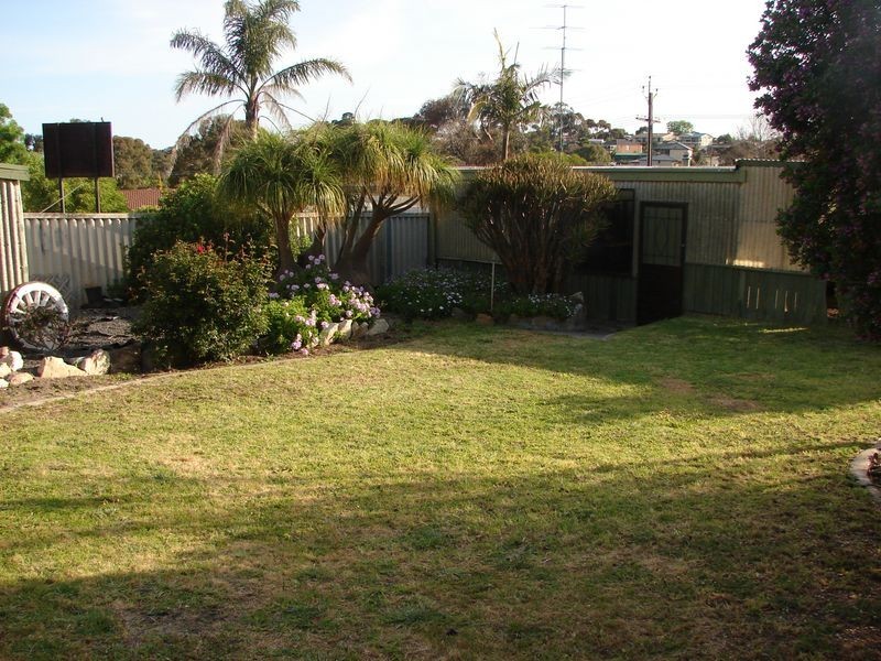 18 Marlborough Ave, Victor Harbor SA 5211