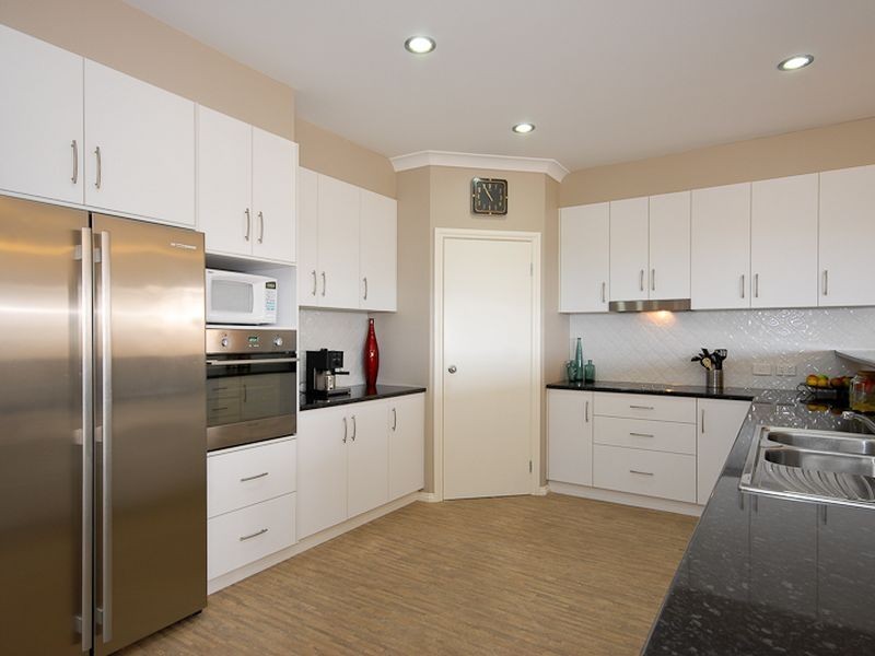 6 Tudor Avenue, Victor Harbor SA 5211