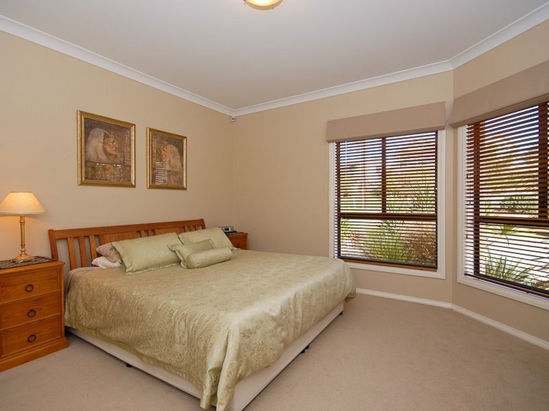6 Tudor Avenue, Victor Harbor SA 5211