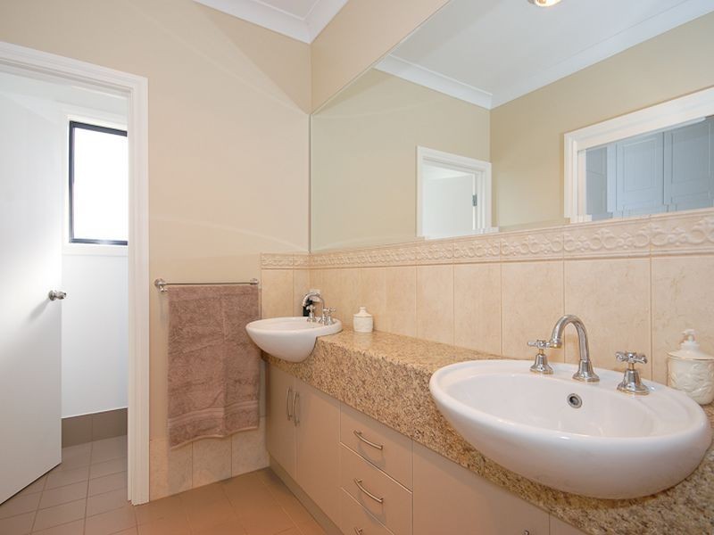6 Tudor Avenue, Victor Harbor SA 5211